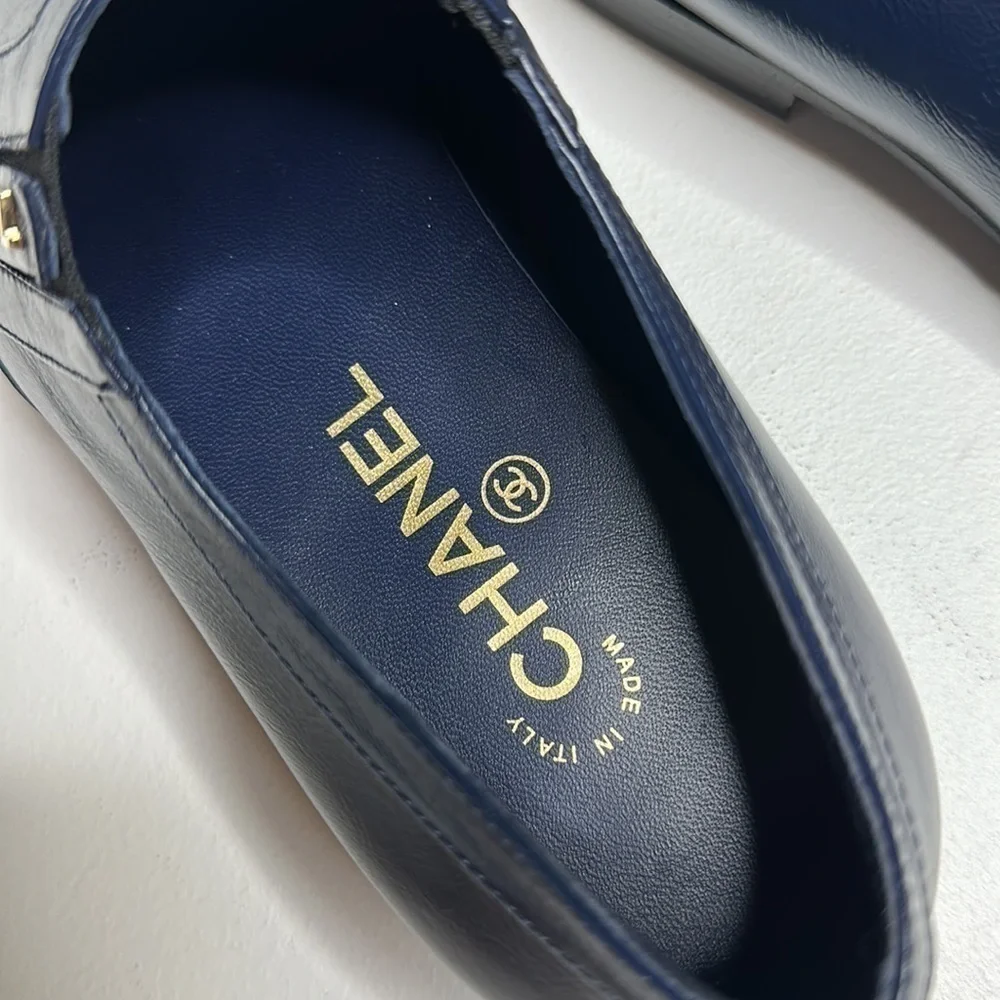 Chanel Leather Navy Oxfords 38 1/2